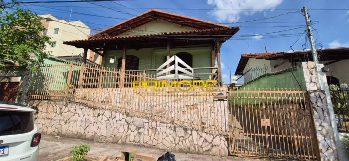 Venda de Casa com 300 m² no Bairro Paraiso