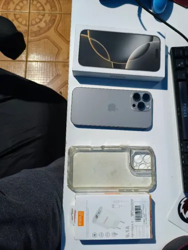 Iphone 16 pro max original (100% bateria)