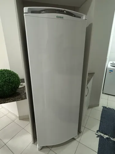 Geladeira cônsul 342 litros em ótimo estado