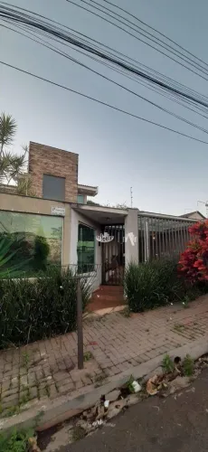 Casa com 3 quartos à venda, 270 m² por R$ 1.100.000 - Jardim Santa Monica - Rolândia/PR