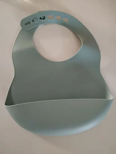 Babador Buba com porta migalhas
