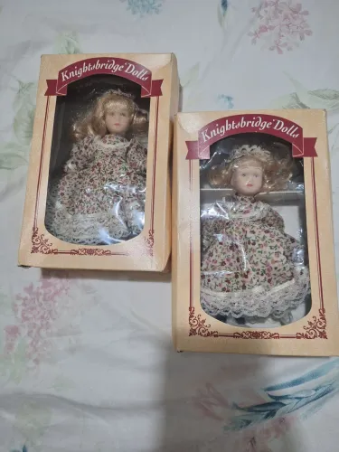 Vendo 2 BONECAS de PORCELANA