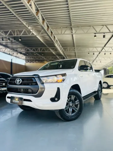 Toyota Hilux CD SR 4X4 2.8 TDI Diesel Aut. 2024