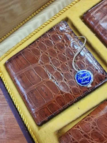 Conjunto de acessórios em couro legítimo da marca Pugsley & Cia
