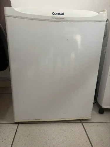 Frigobar Consul 80L em ótimo estado