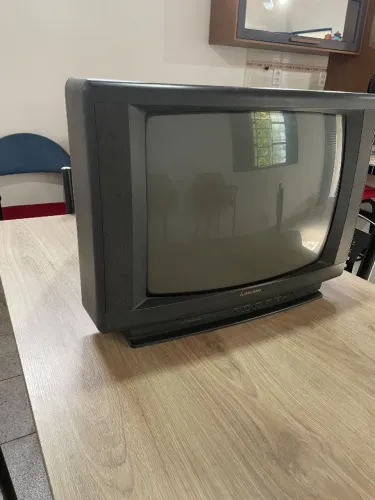 TV relíquia FUNCIONANDO Mitsubishi 20" pol. (anos 90)