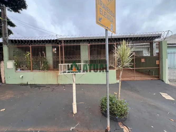 CASA COM 4 DORMITÓRIOS A VENDA NA REGIÃO OESTE