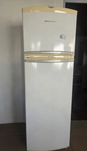Geladeira Brastemp, 410 L, Frost Free, muito conservada e funcionando perfeitamente.