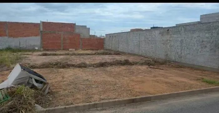 Contém documento 