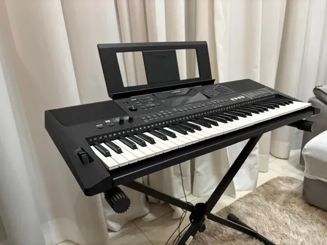 Teclado Yamaha PSR-E463 61 Teclas com Kit Completo de Acessórios