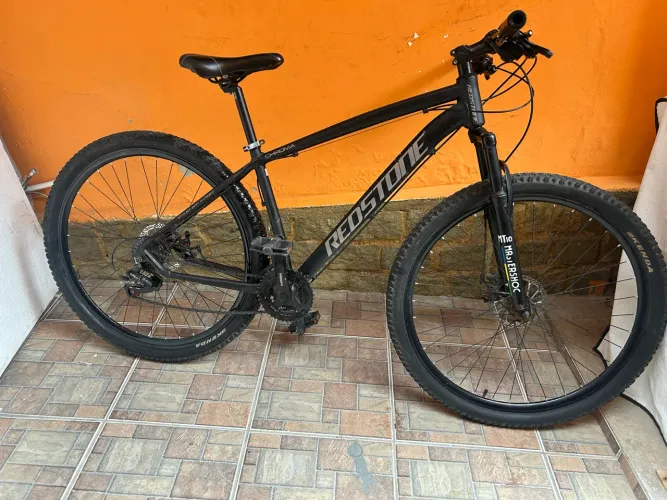 Bicicleta Redstone excelente e robusta para o dia a dia