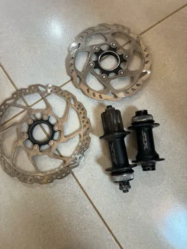 Par de cubos , disco 180 e 160