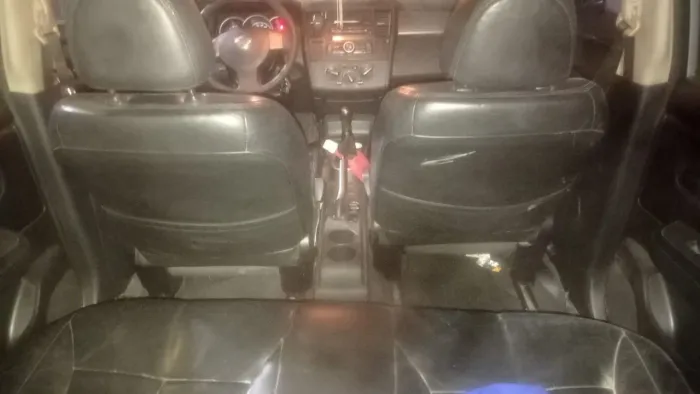 Nissan Tiida S 1.8/1.8 Flex 16V Mec. 2012