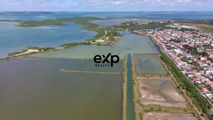 Baía de Todos os Santos - Salinas da Margarida BA - 1km frente mar