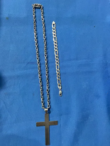 Kit de Prata - Cordão, Pulseira e Pingente de Crucifixo