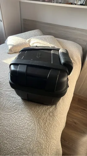 Bau Givi Trekker 52 Litros Preto com encosto 