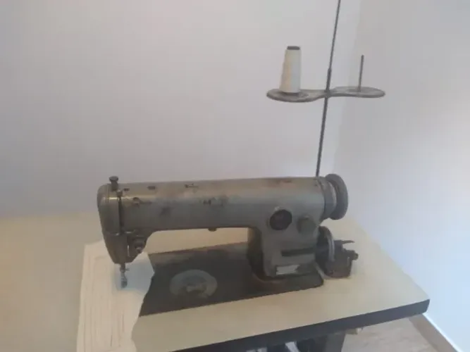 Máquina de costura Reta Industrial