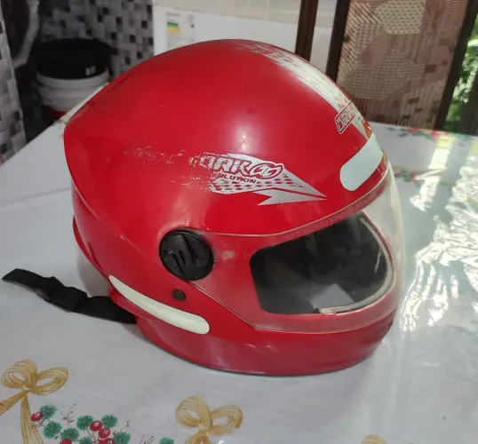Capacete número 60