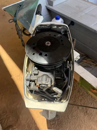 Barco petybrazil ainda com garantia da fábrica equipado com motor 15HP.