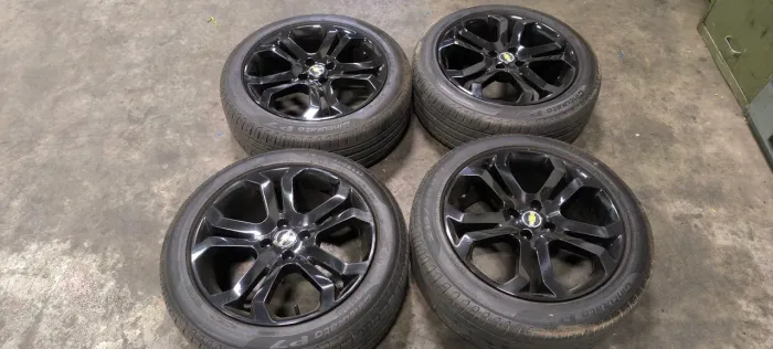 Roda Aro17 Chevrolet GM(Pneus Pirelli 215/50R17) 