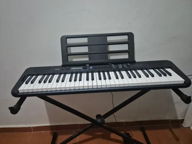 Teclado musical Casio S300