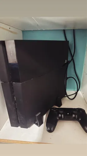 Ps4 em ótimo estado