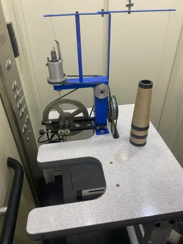 Máquina de fazer cordão