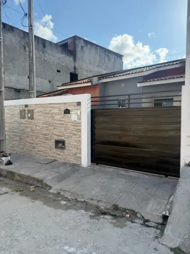 Alugo 1 casa no funcionário 4 valor 900 fala com pedro *90