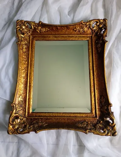 Espelho De Parede retangular Moldura Dourada Bisote 63x53