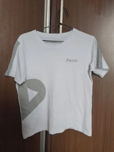 Blusa branca Pensi