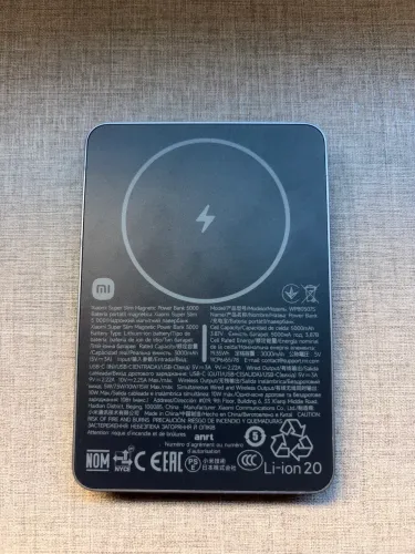 Carregador Portátil Xiaomi Super Slim Magnetic Power Bank 5000mAh