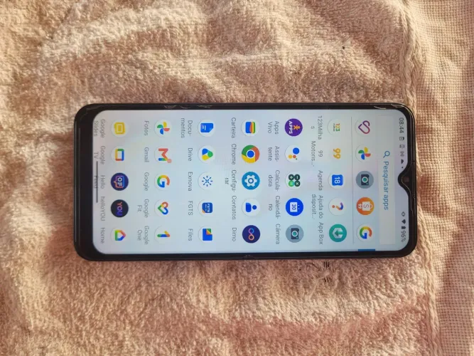 Vendo um aparelho de celular usado da Motorola em ótima conservação