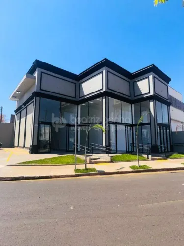 Sala Comercial para Aluguel com 90 m², 2 Banheiros e 3 Vagas no Villa Cassini