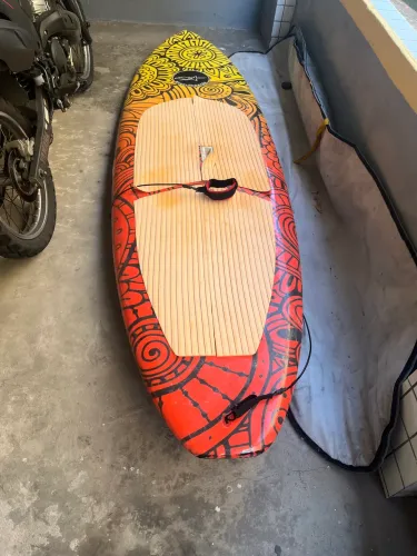 Prancha de standard UP surfe e remada