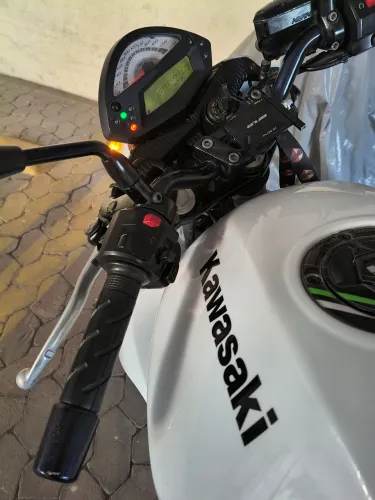 Vendo Moto Kawasaki ano 2011 650cc