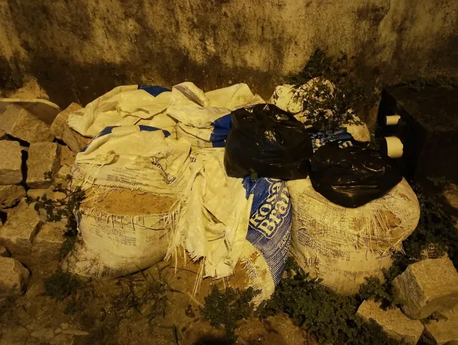 Vendo 6 sacos com areias