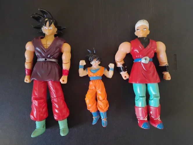 ? LOTE COM 3 BONECOS DRAGON BALL ANTIGOS - R$30 ?