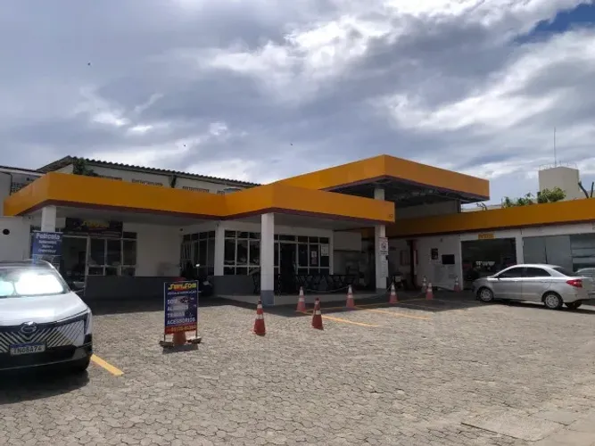 Alugo Ponto Comercial no Imbuí, 20m2- Av. Jorge Amado, dentro do posto de gasolina