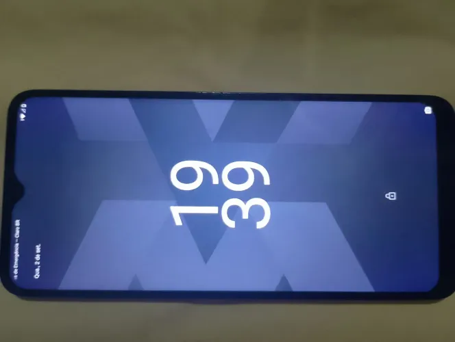 Vende-se celular,modelo moto e13