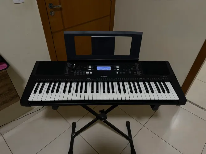 Teclado Musical YAMAHA PSR-E373 61 Teclas ( Usado )