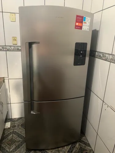 Geladeira semi-nova na garantia