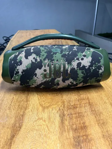 Bombox usada poucas vezes 