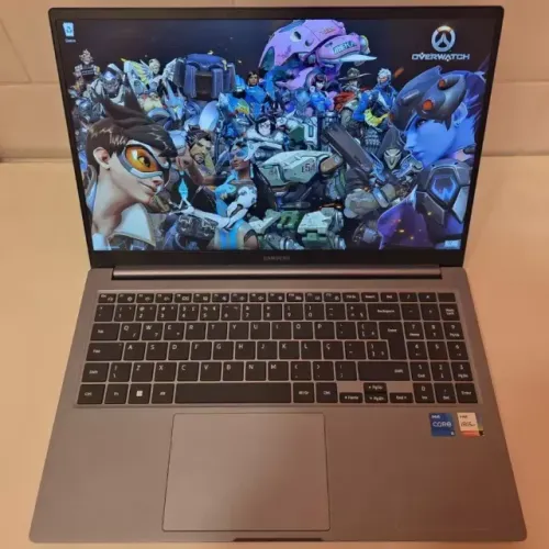 Notebook Samsung Book4 i5 13th - 8Gb Ram - Intel Iris Xe - SSD