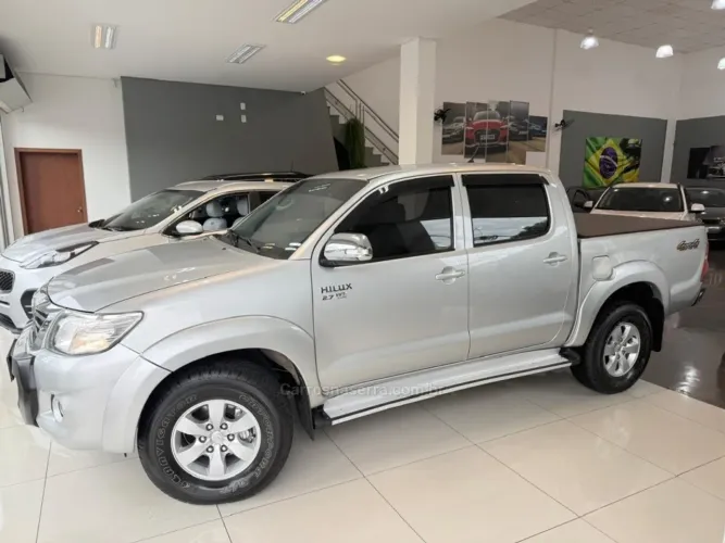Toyota Hilux CD SRV 4X4 2.7 Flex 16V Aut. 2013