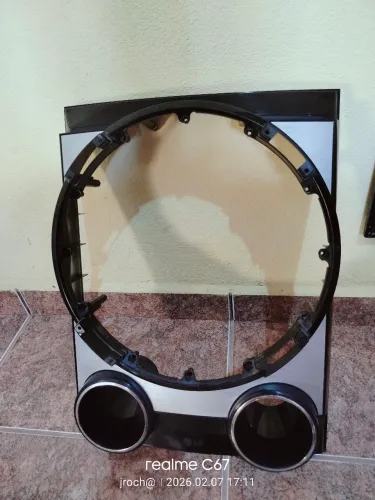 Frente da caixa subwoofer LG 9520