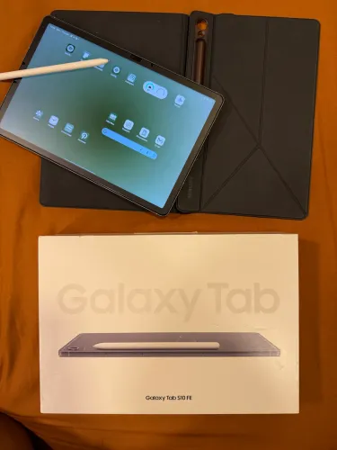 Samsung Galaxy Tab S10 FE 128GB - Completo com acessórios extras