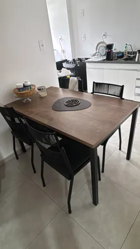 Conjunto Mesa Fabone Valencia 1,36x0,80 com 4 Cadeiras Preto/Madeira