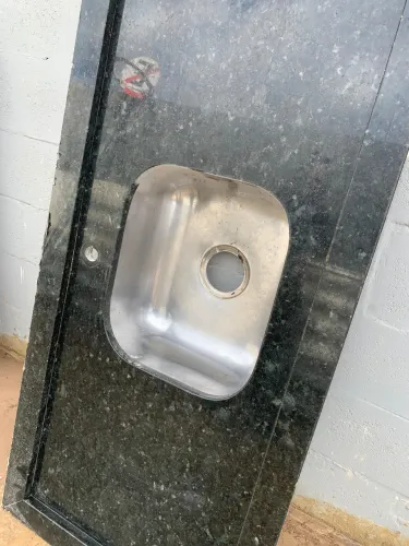 Pia em Granito com Cuba inox