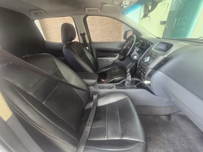 Ford Ranger XLS 2.5 16V 4X2 CD Flex 2013