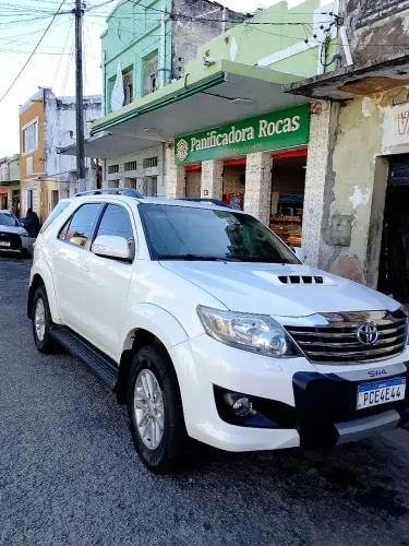 Toyota Hilux SW4 SRV D4-d 4X4 3.0 TDI Dies. AUT 2015